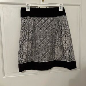 Dakini black & white knee length skirt